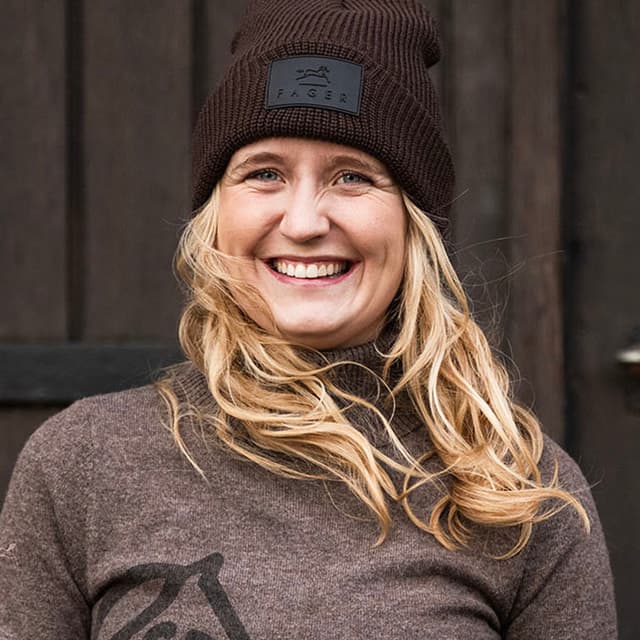 209_f609b29b0e-beanie_brown-square