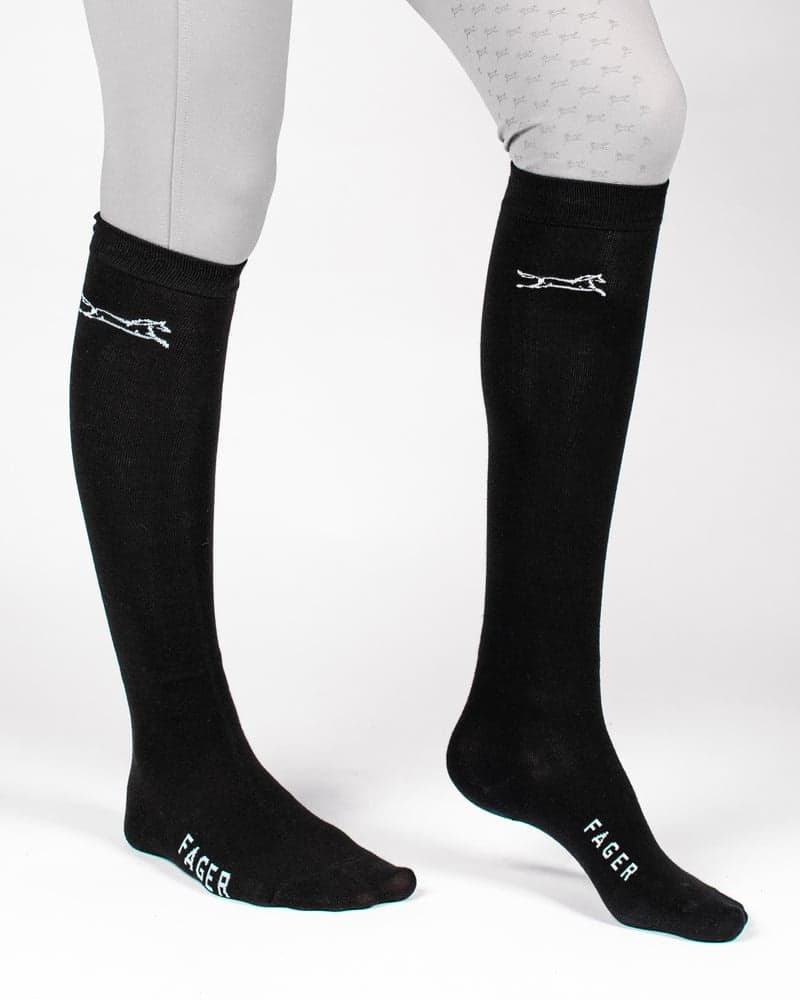 592_625ec21026-198_610efa5bc4-robin-socks-black-2-full-full